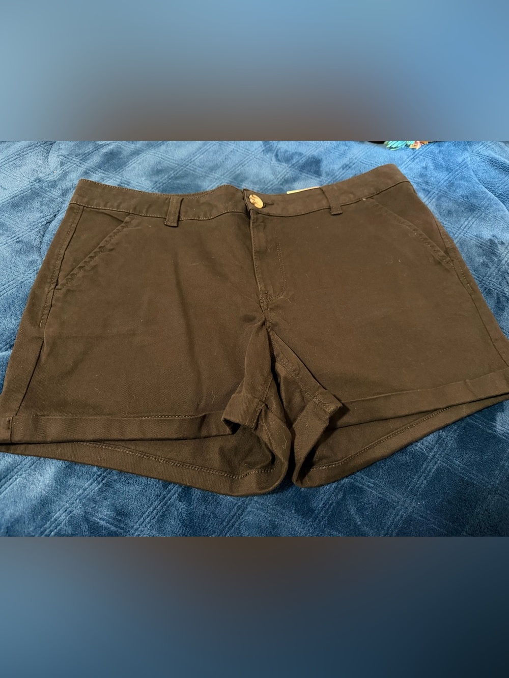 NWT SO Favorite Low Rise Chino Midi Shorts in Black Luxe, Size 15